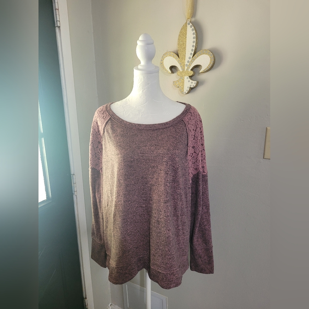 Cato Woman's Long Sleeve Shirt. XL